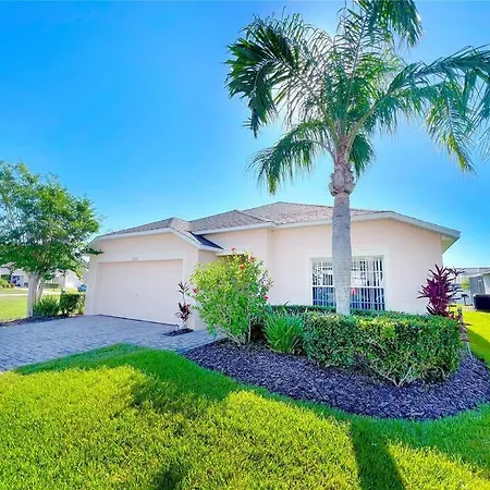 618 - Fabulous Light Bright 4 Bed Pool Home